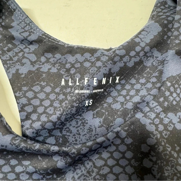 AllFenix Indie Python Animal Print High Neck Sports Bra
Size XS - Picture 4 of 9